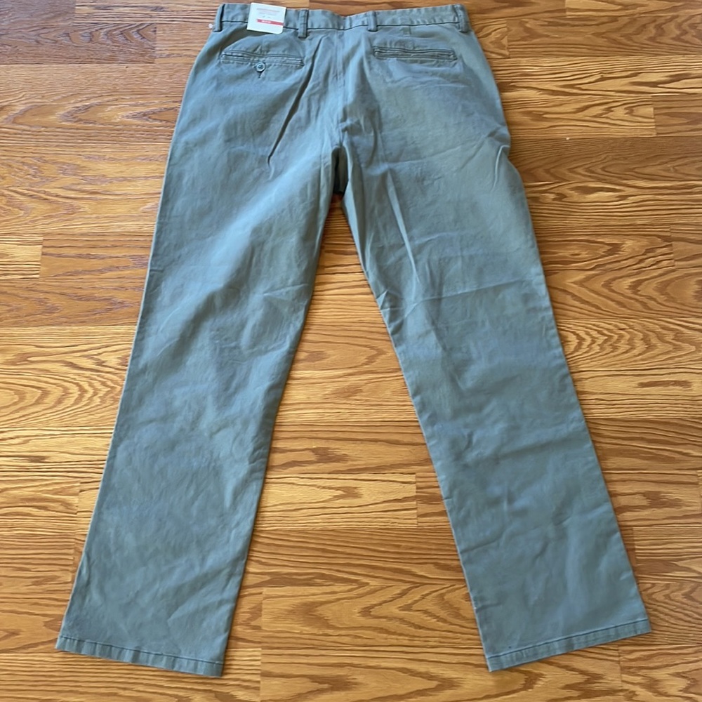 NWT Old Navy Gray Ultimate Straight Flat Front Khakis Size 34 x 32 - Picture 8 of 10